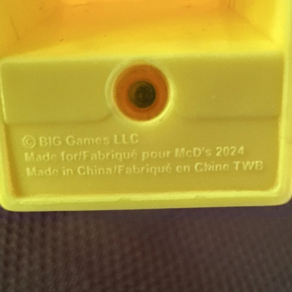 Lot Of 2 McDonalds Pet Simulator Toys Keychain Clip On Cat Chick‎ Roblox